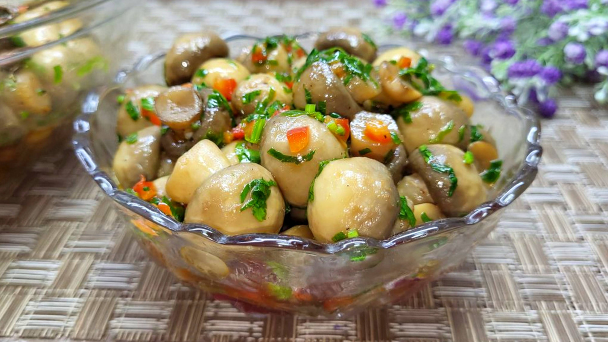 Шампиньоны: Быстрая закуска, которая исчезает с тарелки мгновенно