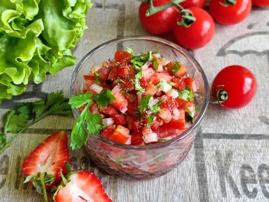 Томатно-клубничная сальса: освежающий вкус для вашего стола