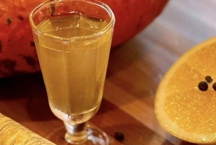 Приготовьте невероятную хреновуху с чесноком и медом по авторскому рецепту