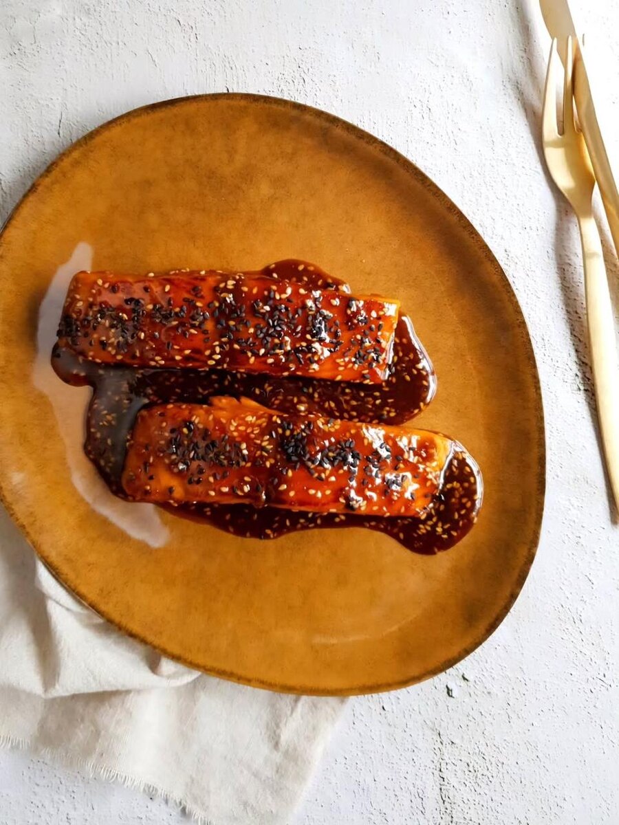 Нежный лосось с медово-соевым соусом: как создать кулинарный шедевр