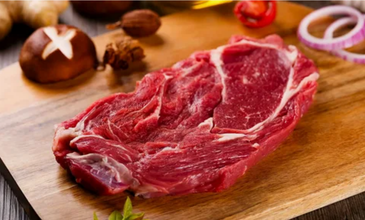 Как безопасно обрабатывать мясо: советы для здоровья