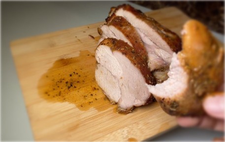 Восхитительное запечённое бедро индейки: простой рецепт на любой случай