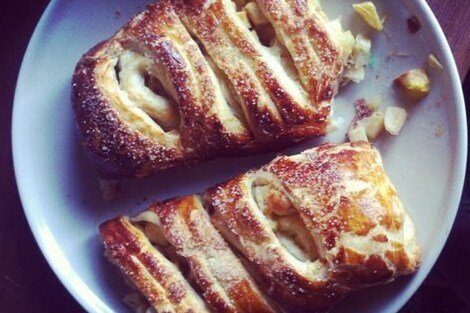 Нежный яблочный рулет: идеальный десерт для вашего стола