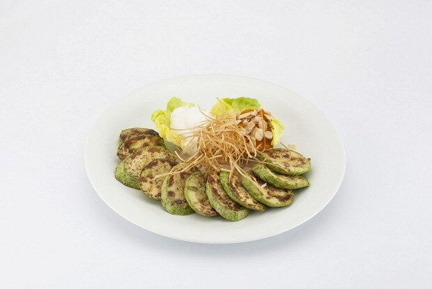 Нежные кабачки со сметаной и икрой впечатляют вкусом