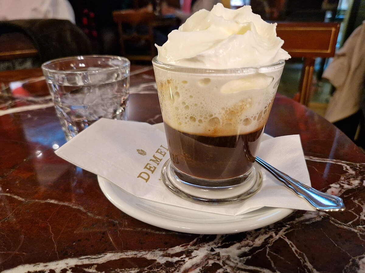 Einsp?nner: кофе, который заставляет сердца биться чаще