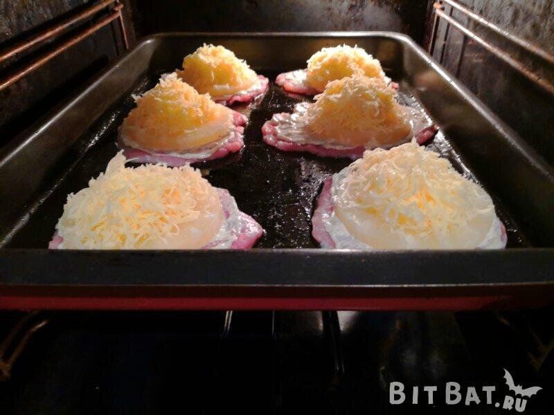 Сочные медальоны из свинины с ананасами