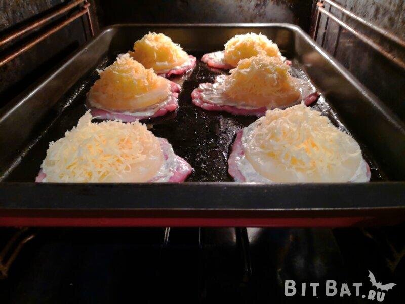 Сочные медальоны из свинины с ананасами