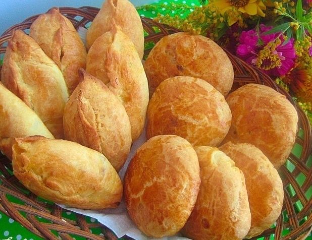 Вкусные пирожки с творогом и сливами: быстро и просто