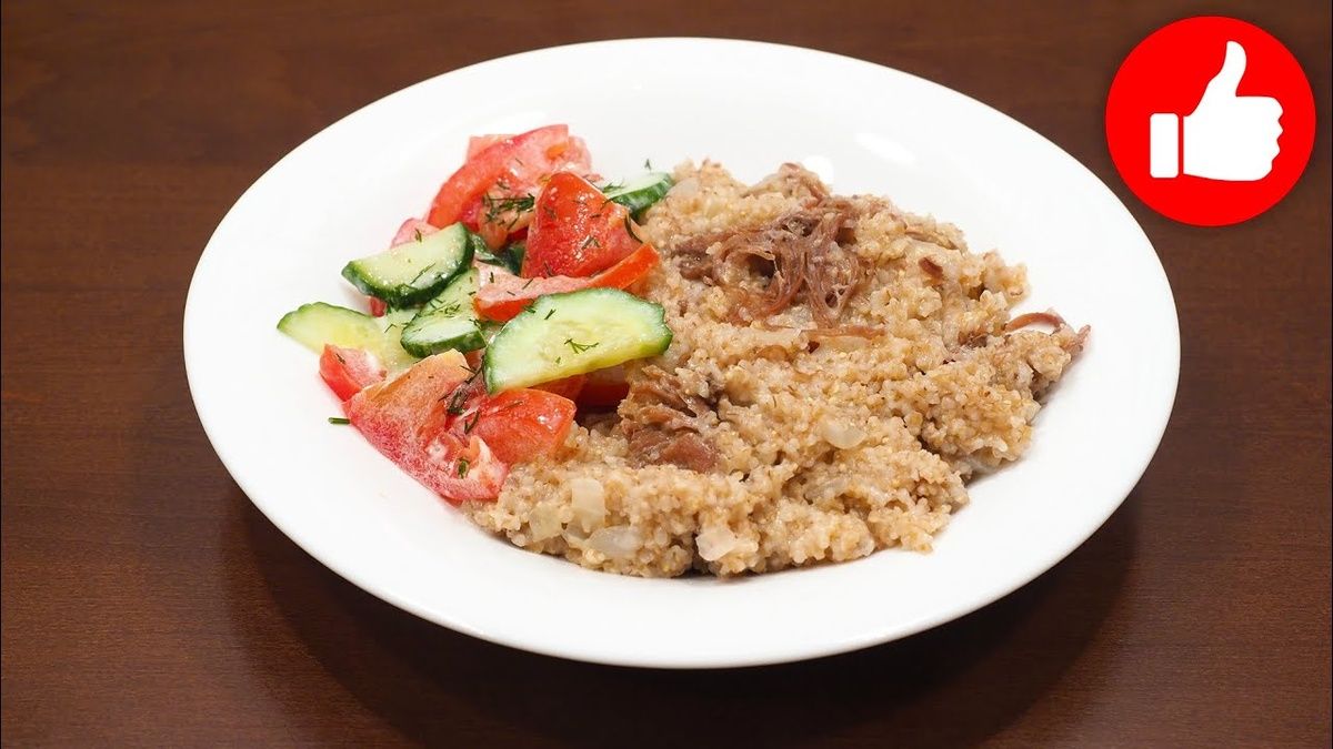 Пшеничная каша с тушенкой: вкусный и сытный обед за пару минут