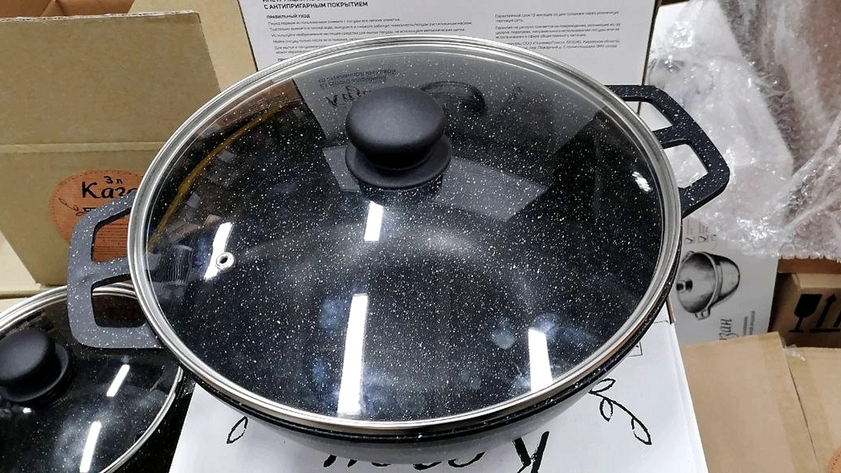 Новый год на носу: как выбрать посуду в популярных магазинах