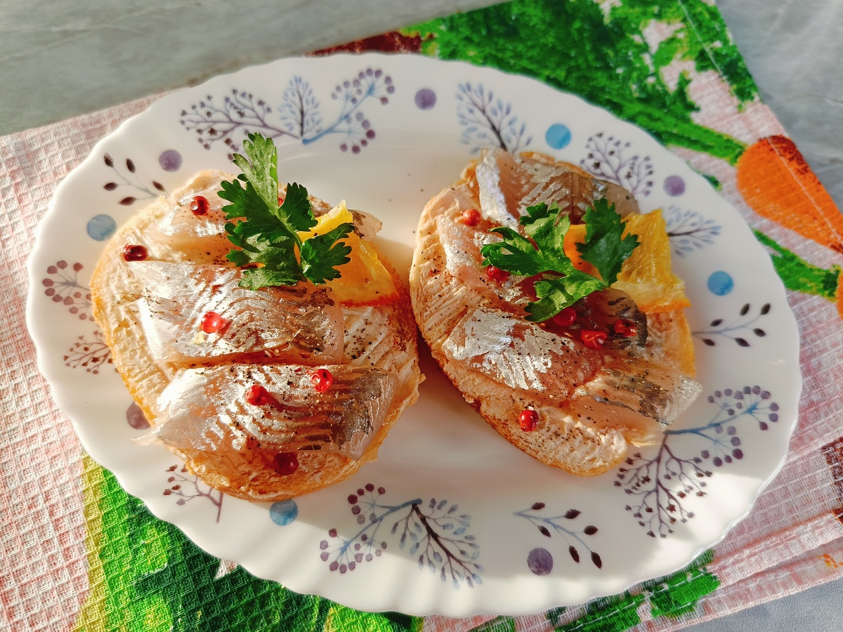 Восхитительные бутерброды с пелядью для особого утра