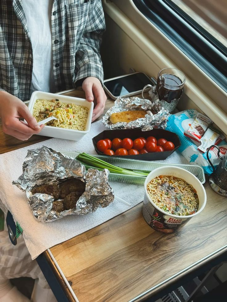 Идеальные идеи для питания в поезде: что взять на длительное путешествие