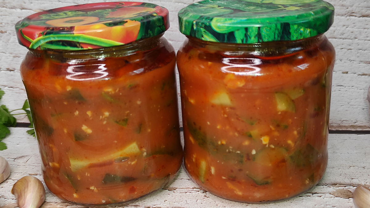 Невероятная закуска из огурцов и кетчупа: идеальное решение для зимних заготовок