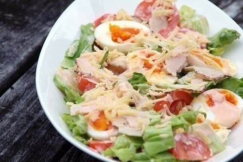 Салат, который удивит ваших гостей: легкий, свежий и неповторимый