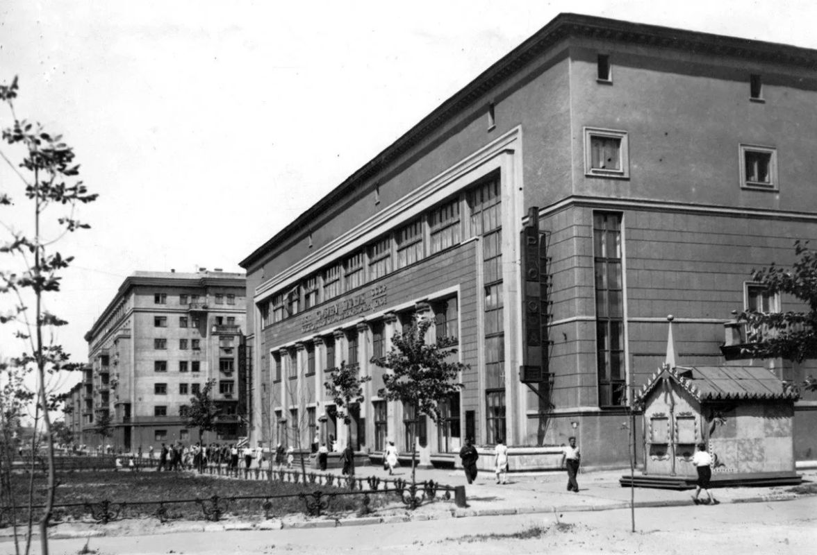 Комбинат питания завода 'Салют'