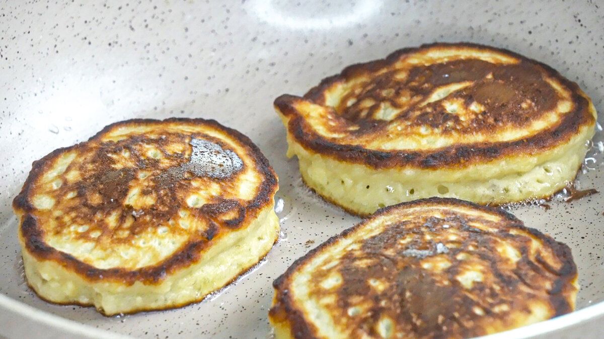 Удивительные банановые оладьи, которые порадуют каждого: простой рецепт за 15 минут