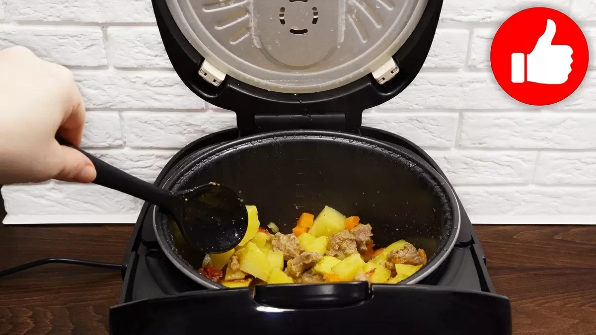 В мультиварке: как быстро приготовить картошку с индейкой для идеального ужина