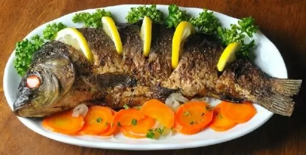 Восхитительный карп, запеченный в фольге: удивите семью оригинальным блюдом