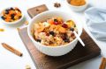 Овсянка на завтрак: создаем вкусный и здоровый старт дня с орехами и сухофруктами
